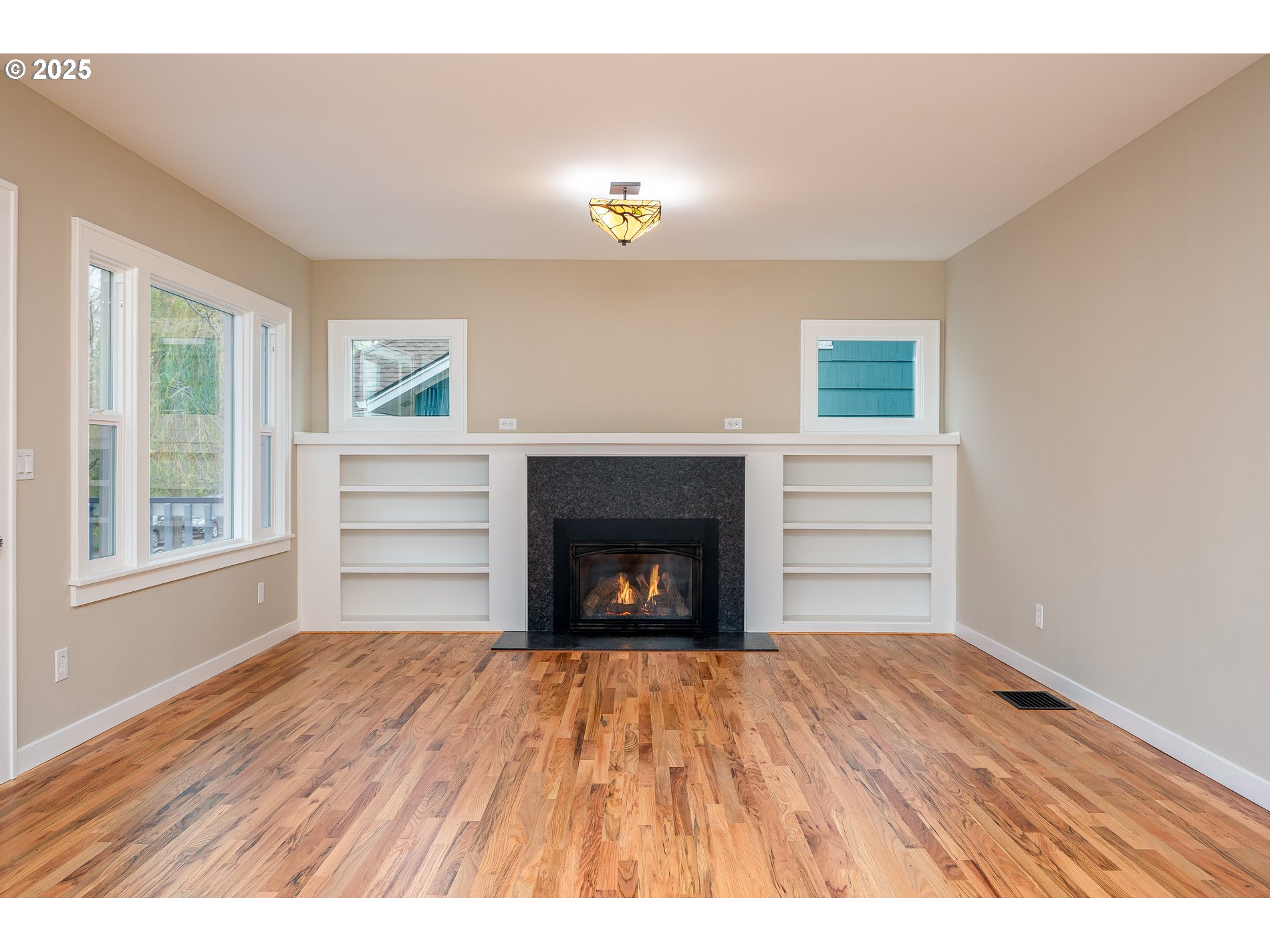 4728 Northeast 30th Avenue Portland, OR 97211 - Photo 5 of 47