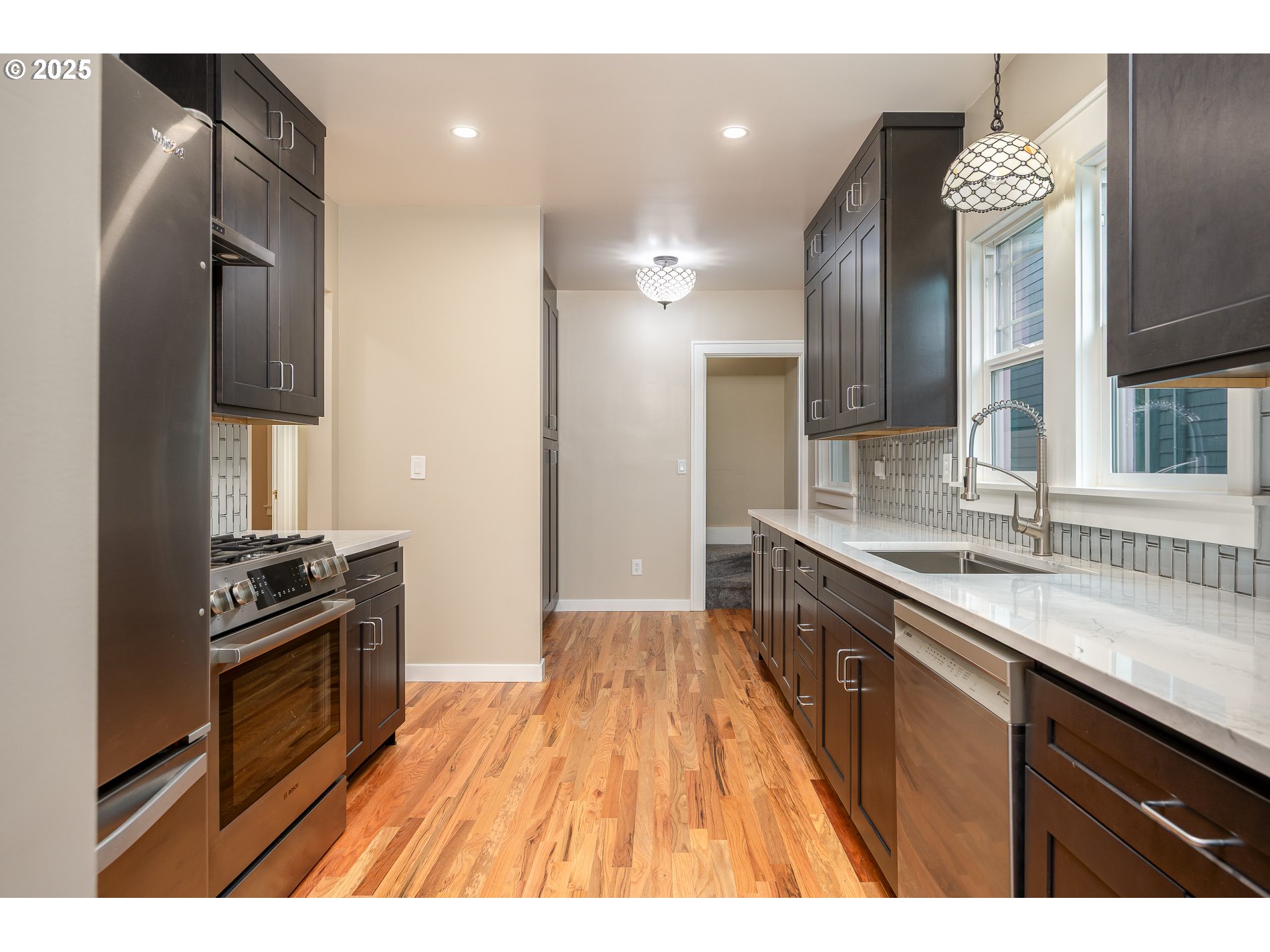 4728 Northeast 30th Avenue Portland, OR 97211 - Photo 9 of 47