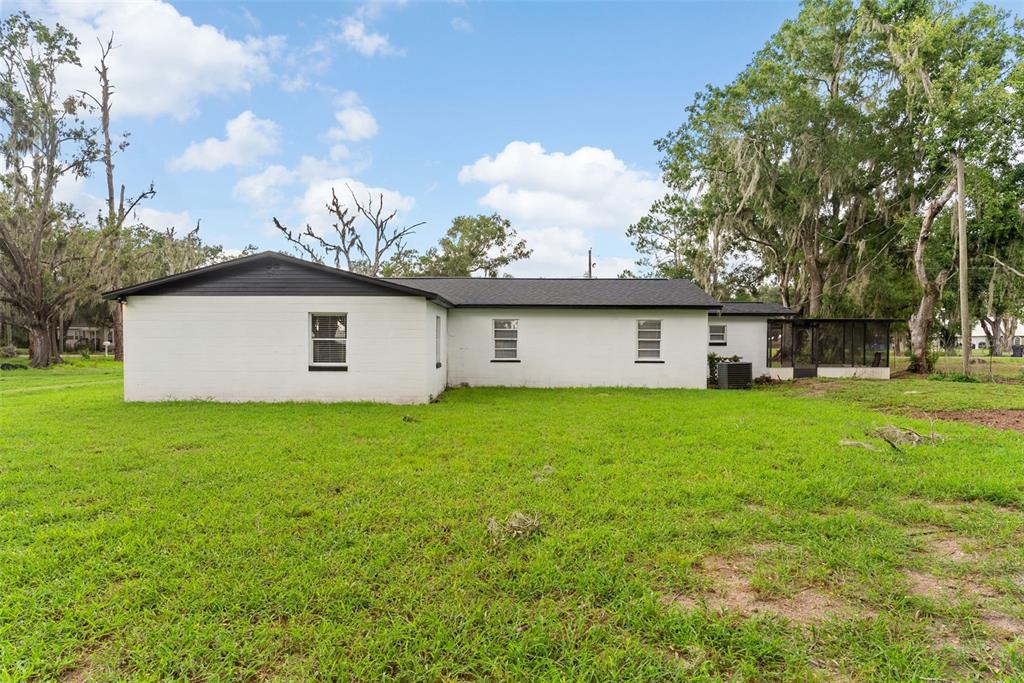 606 South Wiggins Road Plant City, FL 33566 - Photo 28 of 33 Gallery Image 28