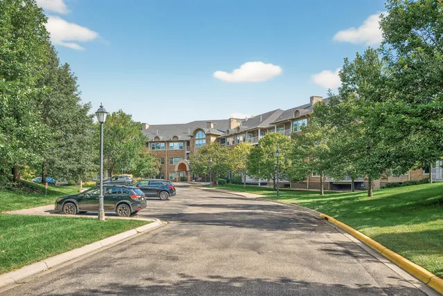 $265,000 | 3800 85th Avenue North, Unit 311, Brooklyn Park, MN 55443