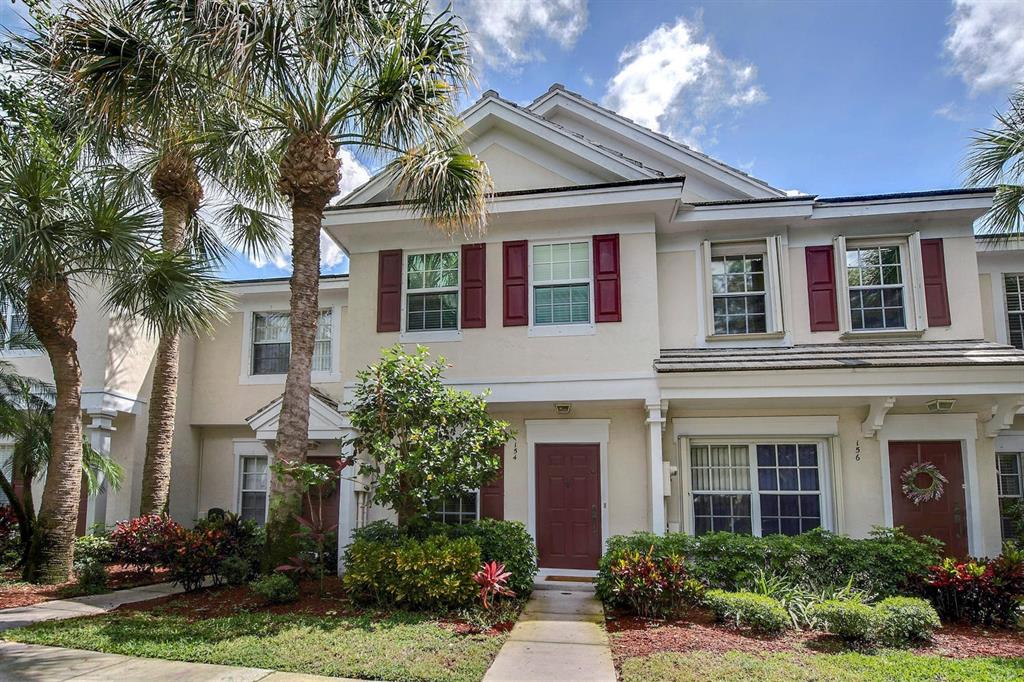 154 Southwest 96th Terrace Plantation, FL 33324 - Photo 3 of 12 front view of a house with a yard