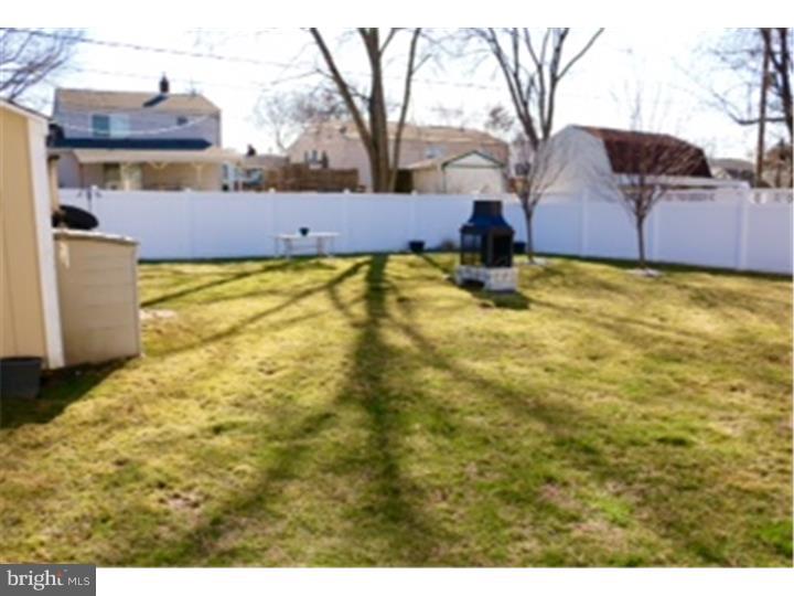 2 Cornwall Road New Castle, DE 19720 - Photo 5 of 25 Back Yard