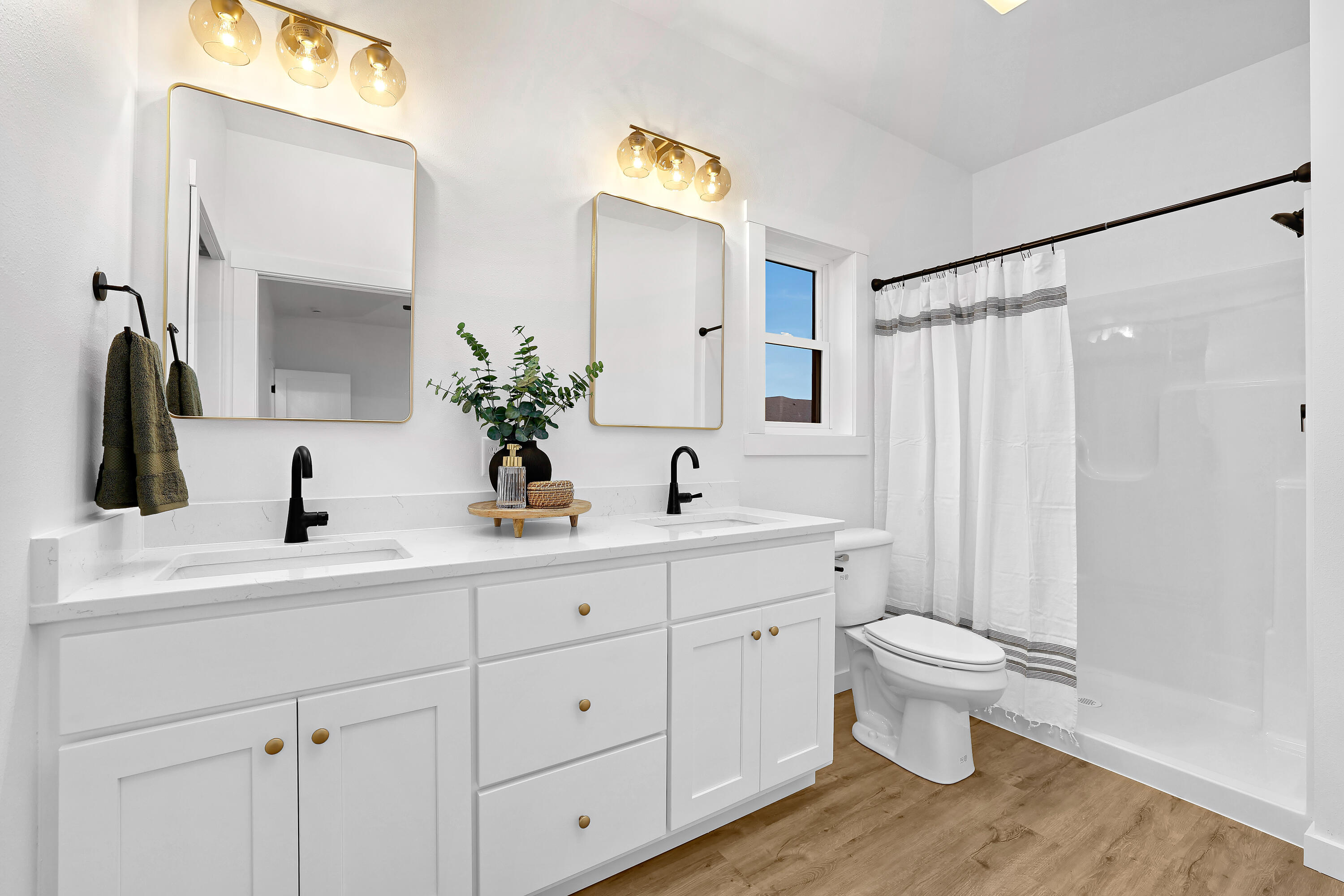 826 Clark Lane Holmen, WI 54636 - Photo 14 of 16 Sample Photos