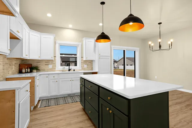 $474,900 | 826 Clark Lane, Holmen, WI 54636