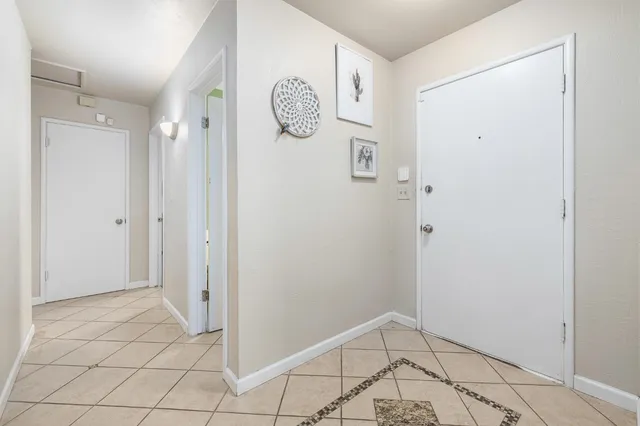 $362,999 | 3310 East Hampton Way, Fresno, CA 93726