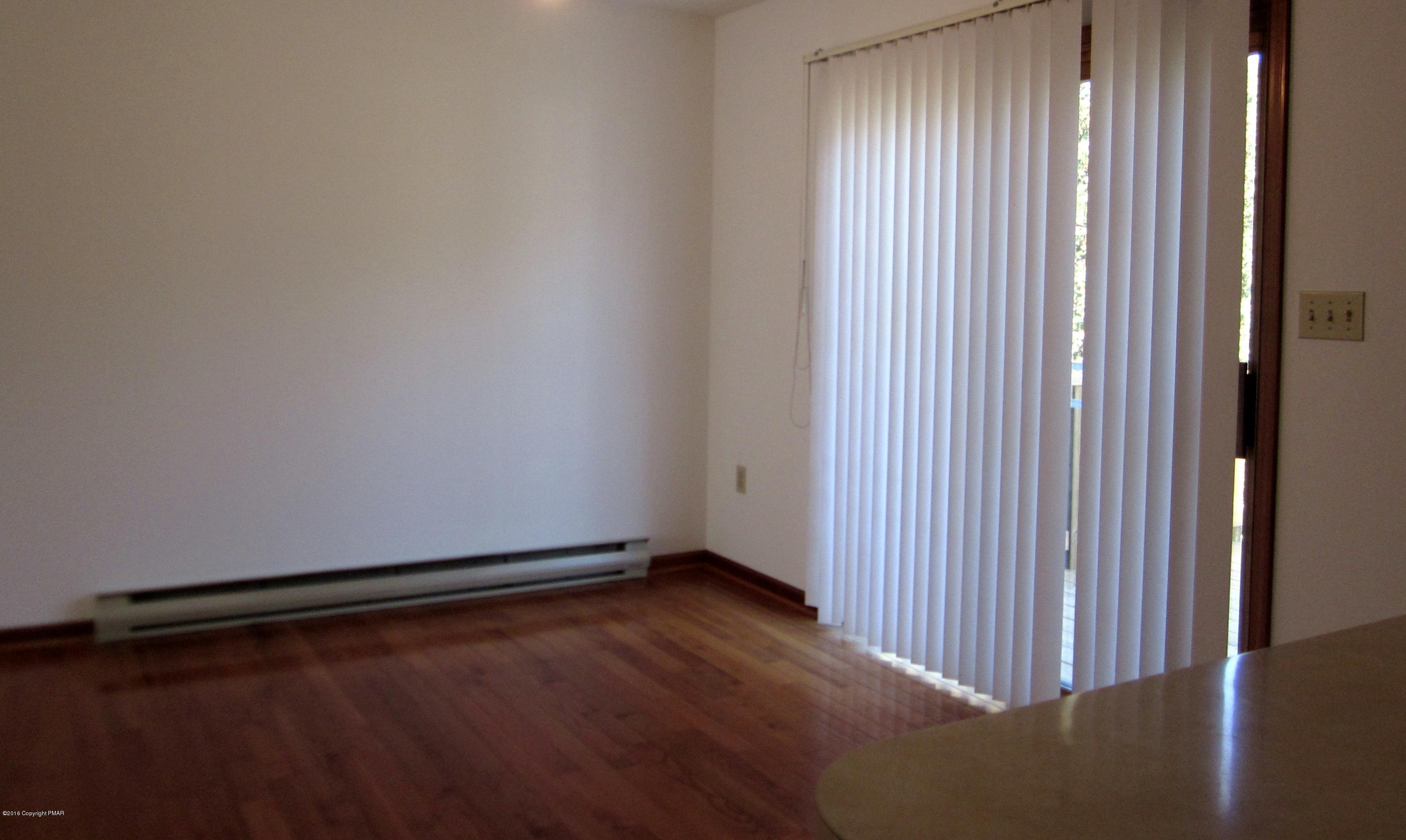 3506 High Hill Road Effort, PA 18330 - Photo 17 of 25 3506 High Hill_Dining Area