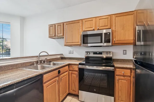 $294,500 | 211 Cimarron Trail, Unit 4, Irving, TX 75063