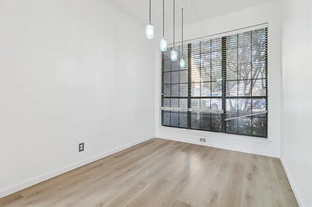 $294,500 | 211 Cimarron Trail, Unit 4, Irving, TX 75063