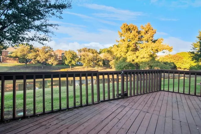 $294,500 | 211 Cimarron Trail, Unit 4, Irving, TX 75063
