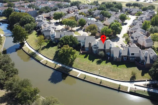 $294,500 | 211 Cimarron Trail, Unit 4, Irving, TX 75063