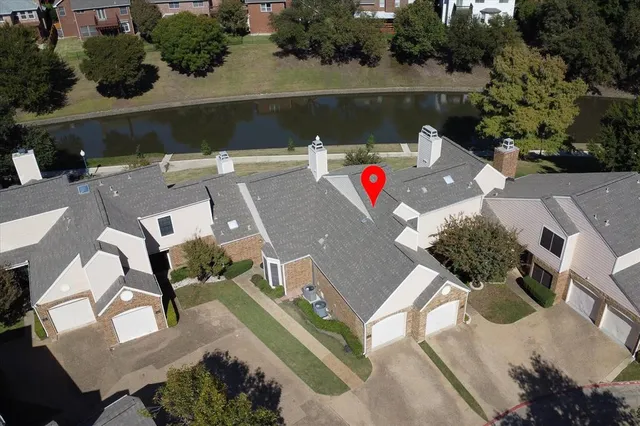 $294,500 | 211 Cimarron Trail, Unit 4, Irving, TX 75063