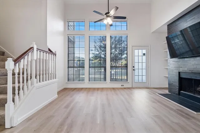 $294,500 | 211 Cimarron Trail, Unit 4, Irving, TX 75063