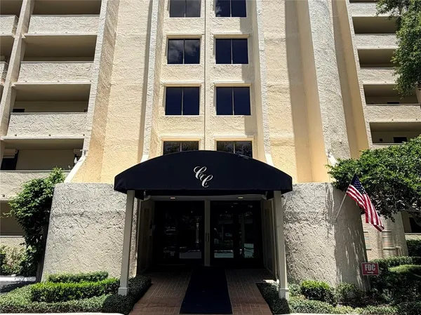 $2,900 | 5020 Bayshore Boulevard, Unit 303, Tampa, FL 33611