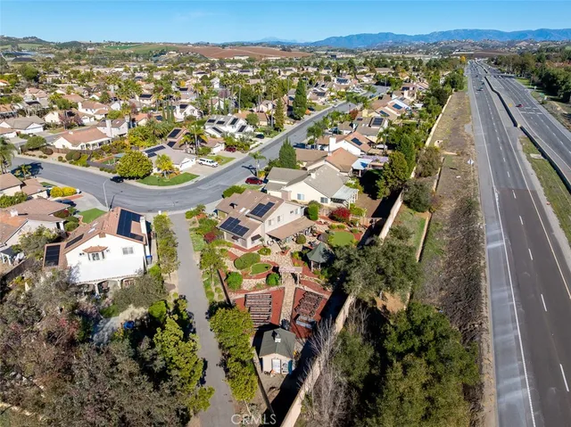 $1,075,000 | 554 Edgewater Avenue, Oceanside, CA 92057