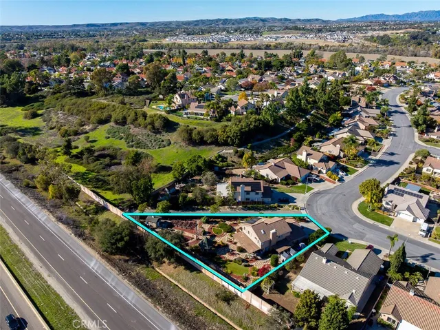 $1,075,000 | 554 Edgewater Avenue, Oceanside, CA 92057