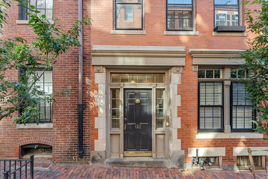 132 Myrtle Street, Unit 2 Boston, MA 02114 - Photo 15 of 15