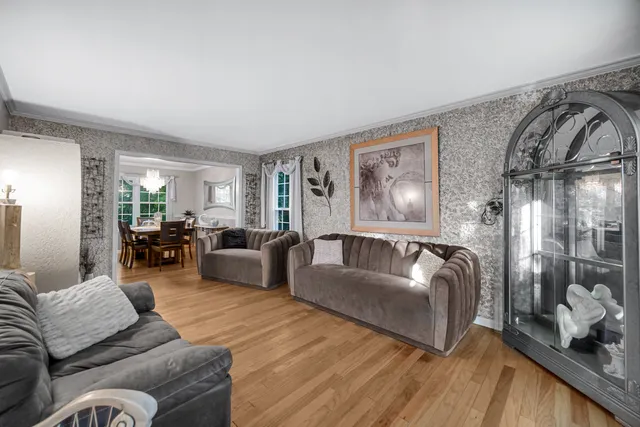 $560,000 | 772 Red Oak Drive, Bartlett, IL 60103