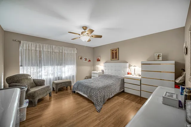 $560,000 | 772 Red Oak Drive, Bartlett, IL 60103