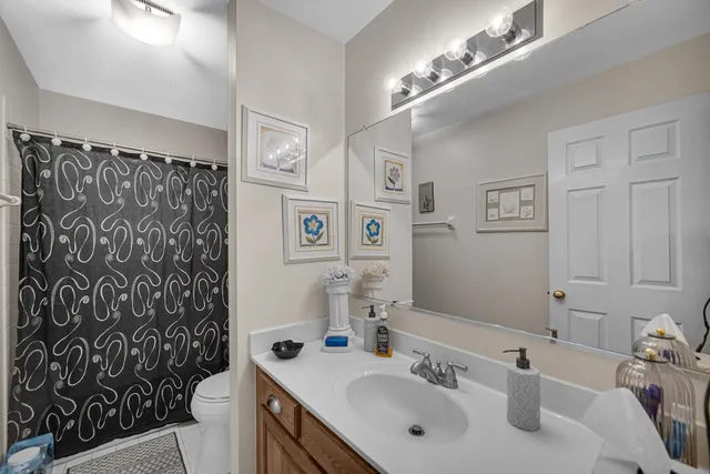 $560,000 | 772 Red Oak Drive, Bartlett, IL 60103