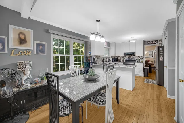 $560,000 | 772 Red Oak Drive, Bartlett, IL 60103