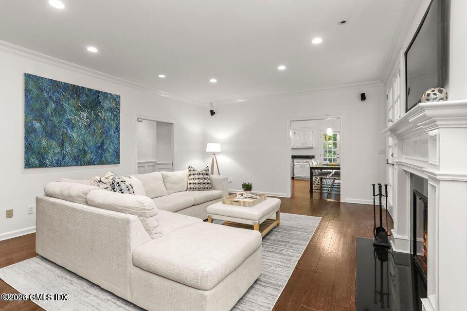 26 Round Hill Road Greenwich, CT 06831 - Photo 10 of 19 Family Room