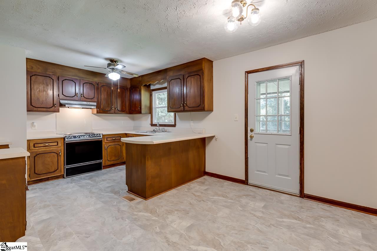 602 Lyman Street Gaffney, SC 29340 - Photo 10 of 34 Gallery Image 10