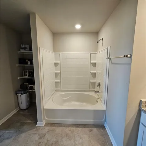 $2,200 | 8084 Olde Town Court, Alexandria, LA 71303