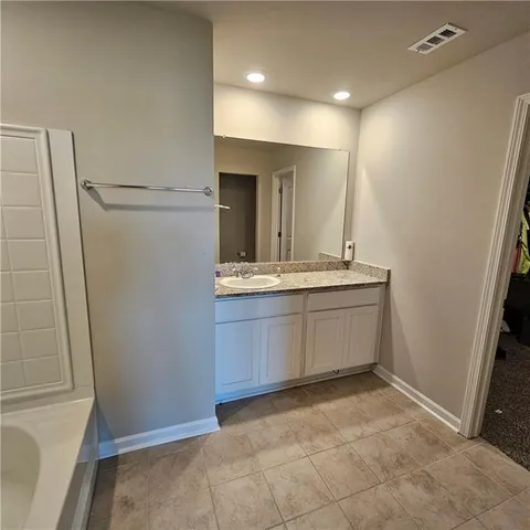 $2,200 | 8084 Olde Town Court, Alexandria, LA 71303