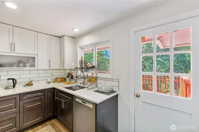 $830,000 | 11005 Crestwood Drive South, Seattle, WA 98178