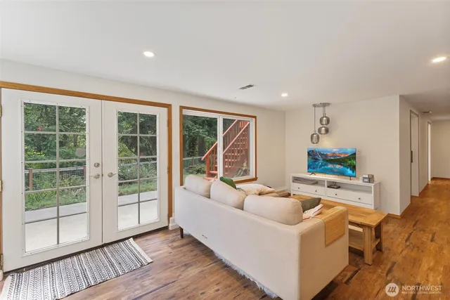 $830,000 | 11005 Crestwood Drive South, Seattle, WA 98178