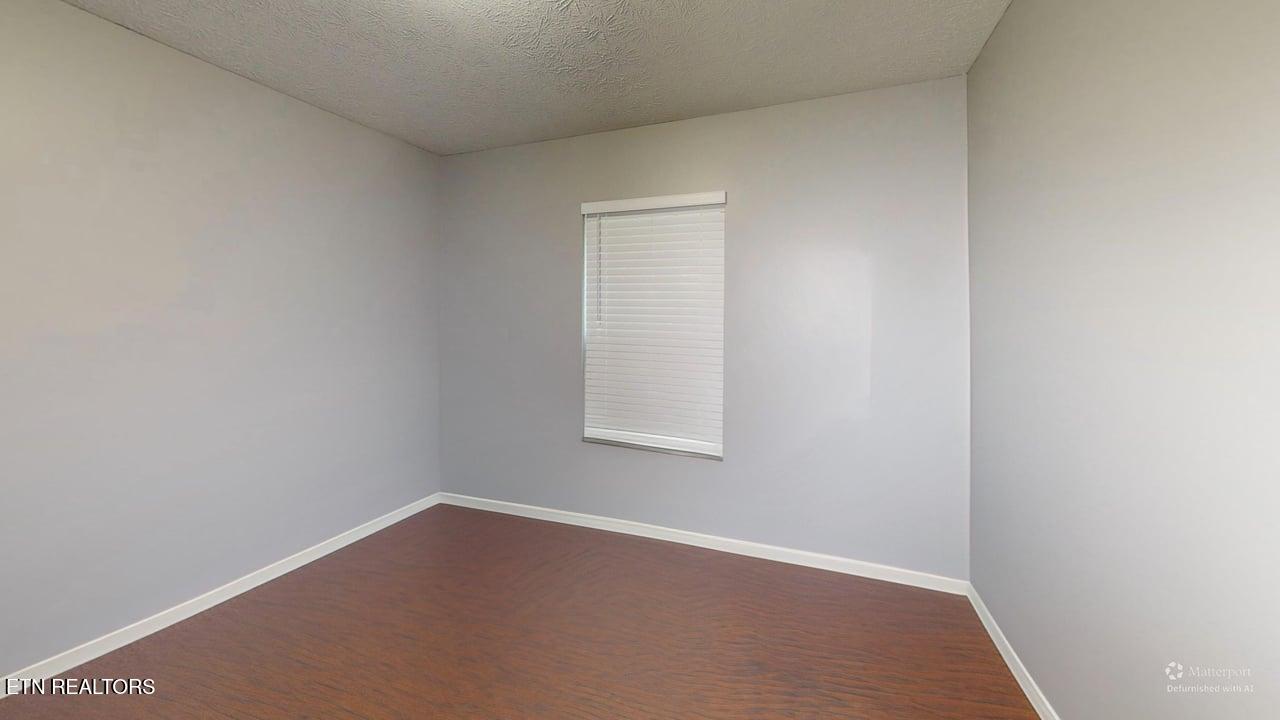 2013 Paris Road Knoxville, TN 37912 - Photo 6 of 10 2013-Paris-Rd-Bedroom-Defurnished