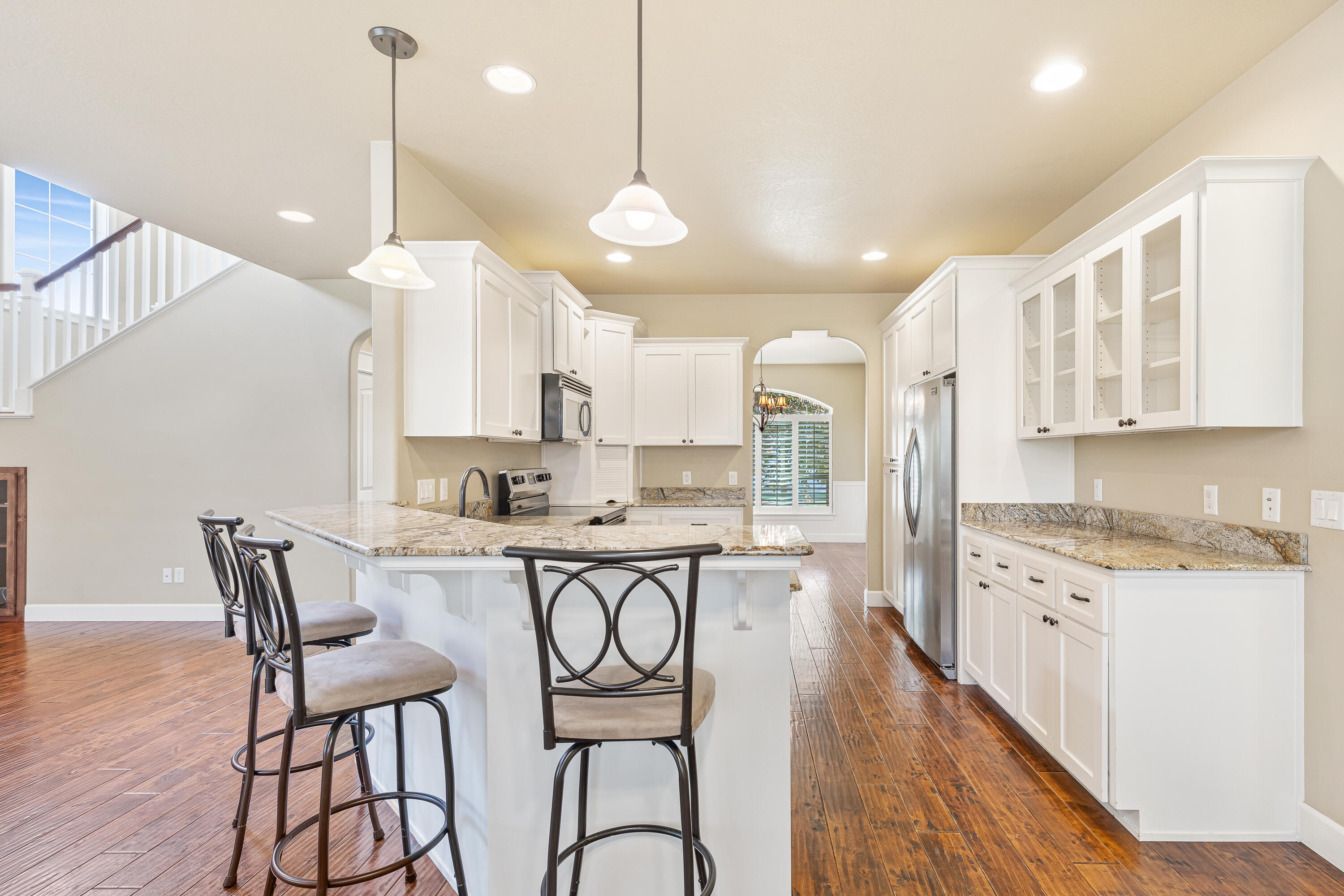 817 Buck Point Street Central Point, OR 97502 - Photo 13 of 47 9R9A9927