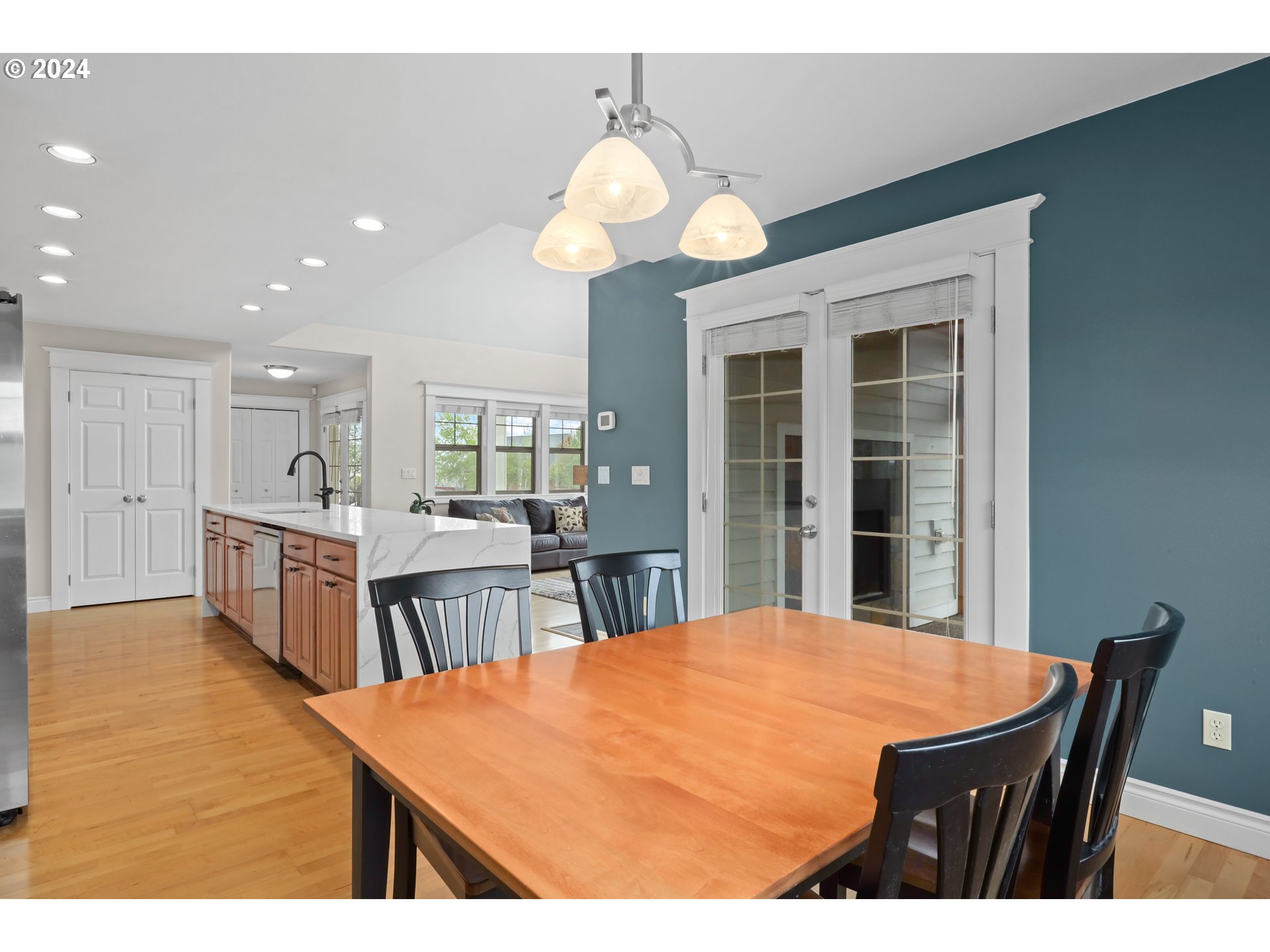 1504 Fish Camp Road Maupin, OR 97037 - Photo 16 of 48 Dining Room