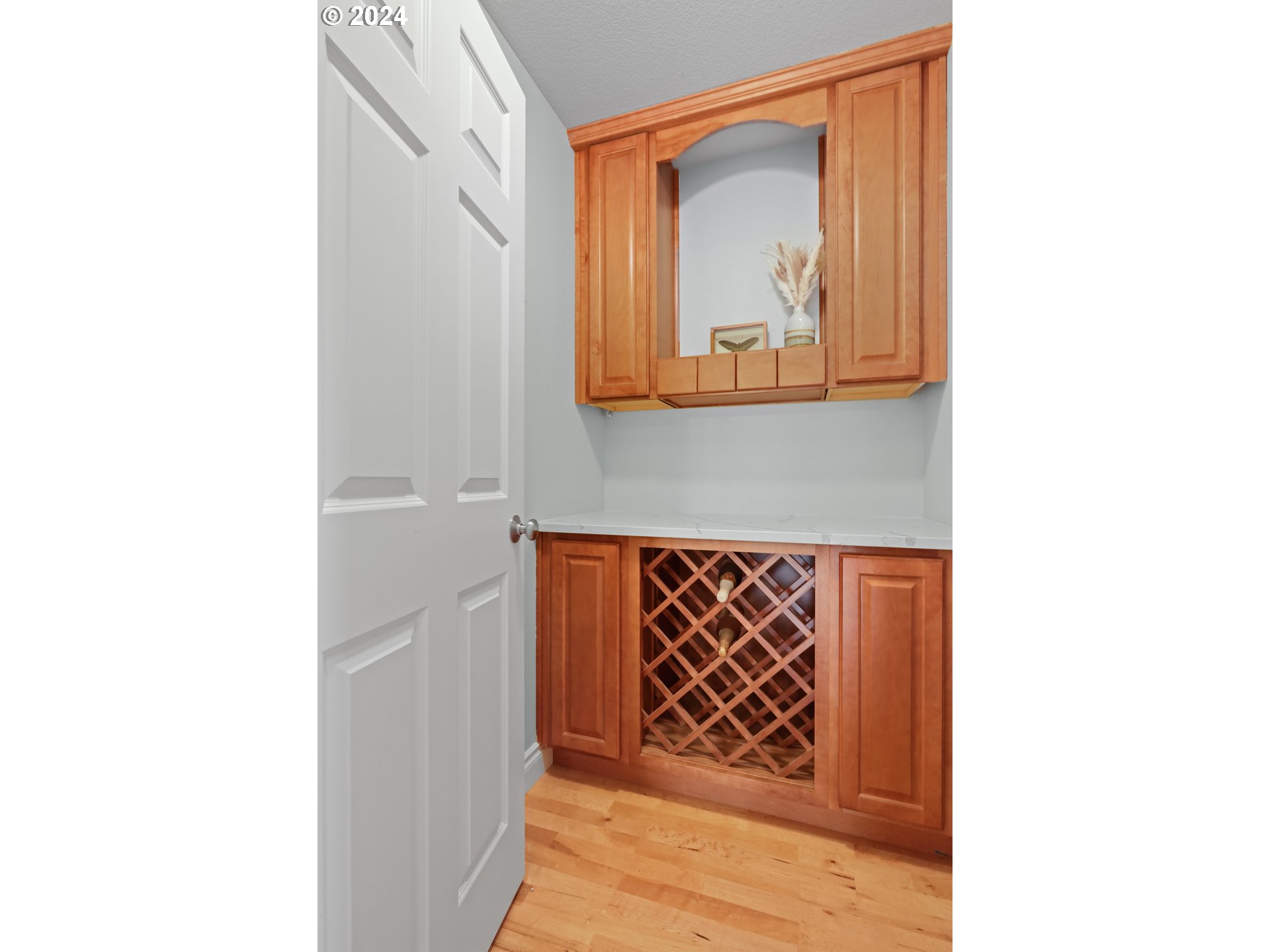 1504 Fish Camp Road Maupin, OR 97037 - Photo 19 of 48 Butler's Pantry