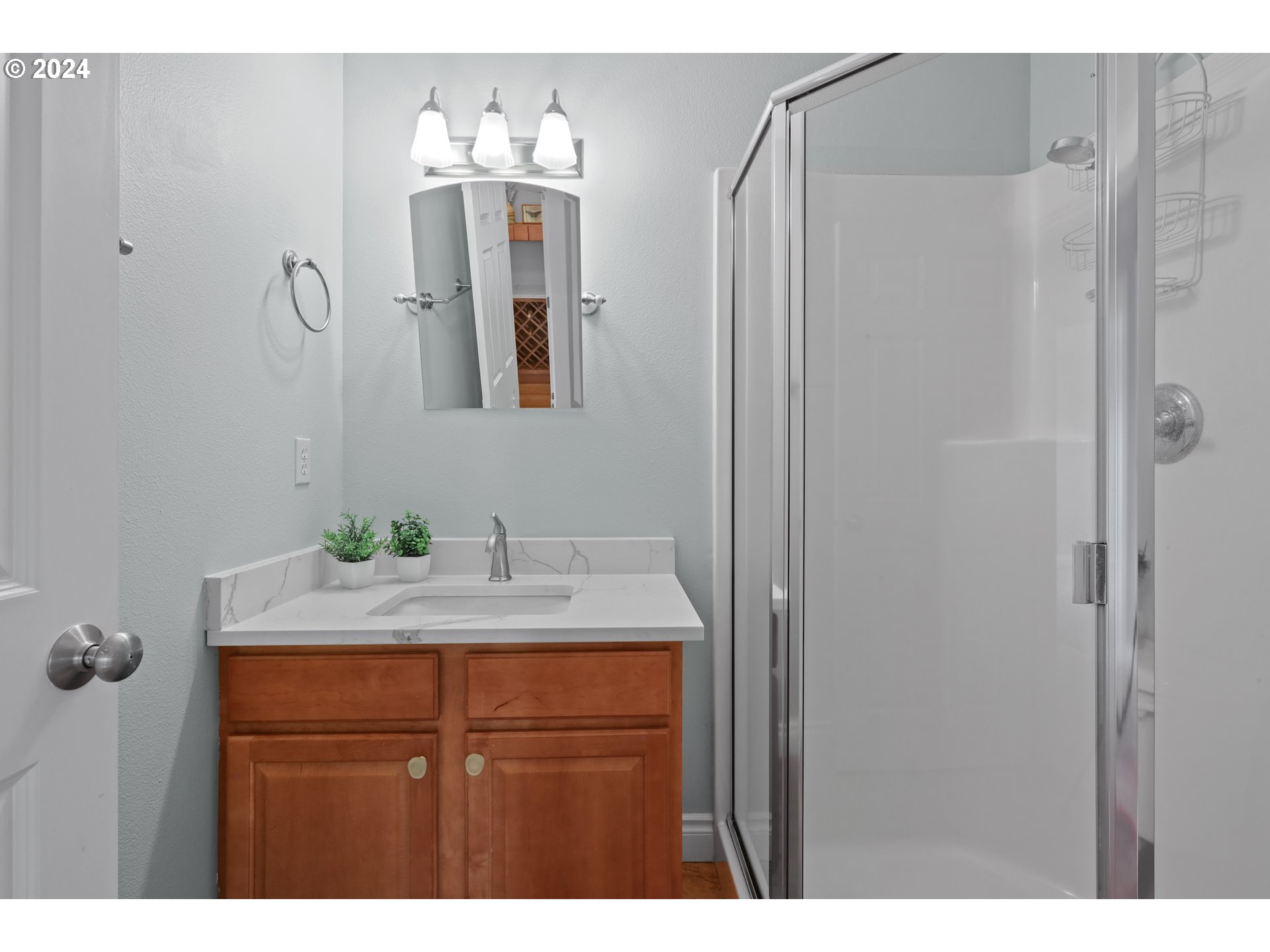 1504 Fish Camp Road Maupin, OR 97037 - Photo 20 of 48 Bathroom