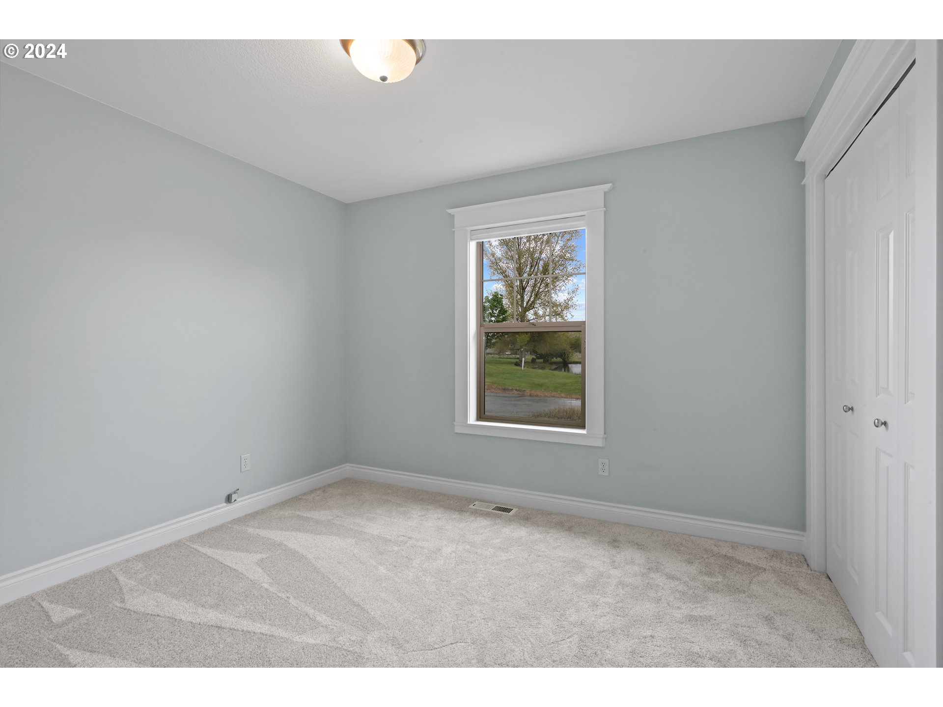 1504 Fish Camp Road Maupin, OR 97037 - Photo 24 of 48 Bedroom