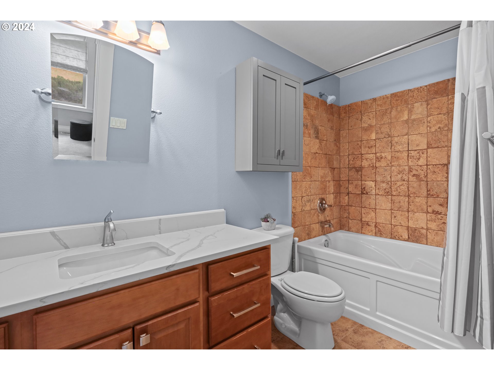 1504 Fish Camp Road Maupin, OR 97037 - Photo 27 of 48 Bathroom, Attached