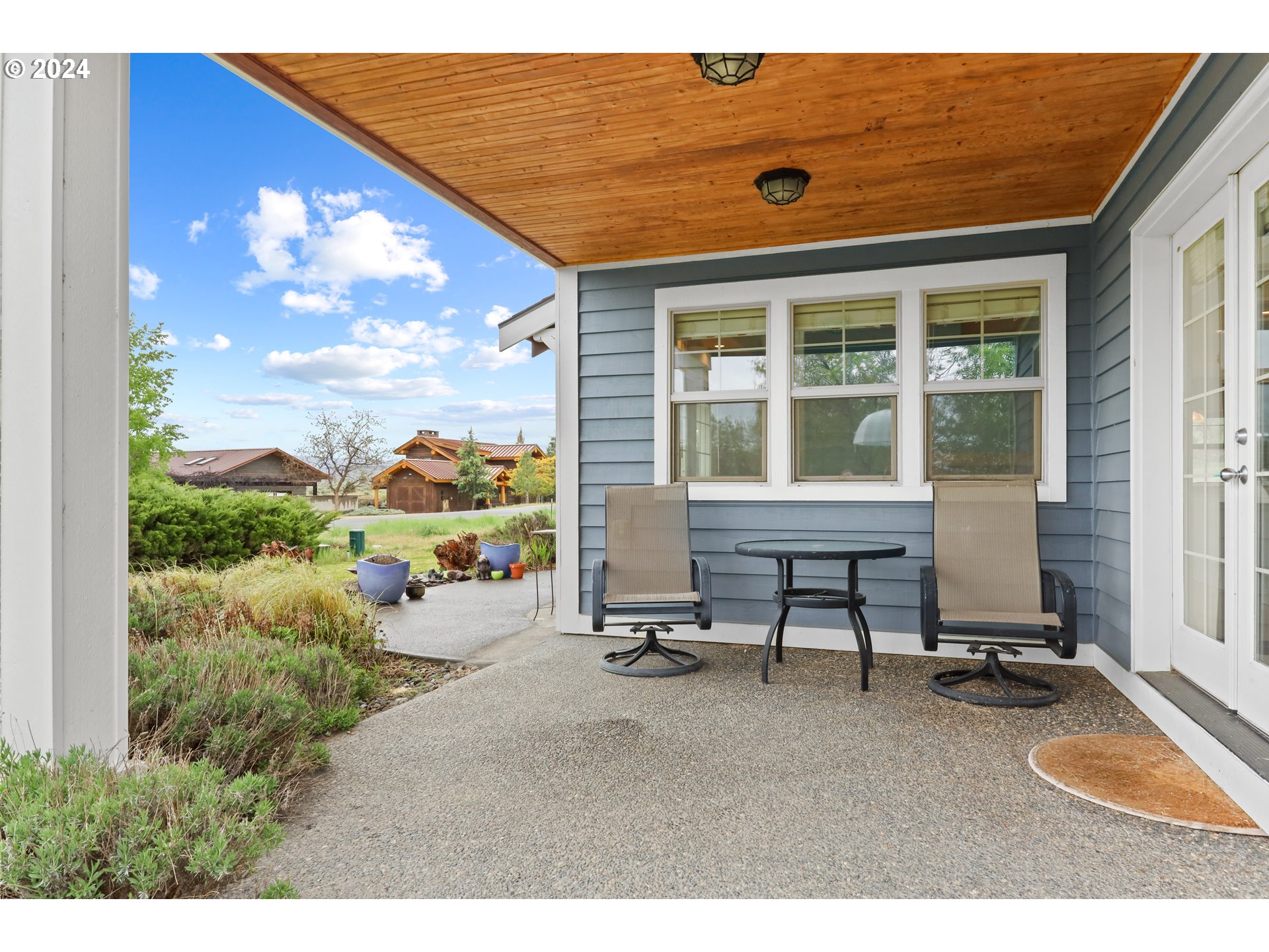 1504 Fish Camp Road Maupin, OR 97037 - Photo 5 of 48 Porch