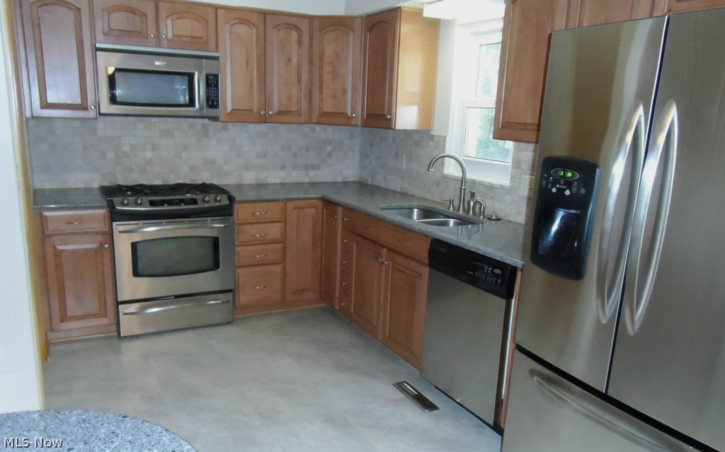 8532 Webster Road Strongsville, OH 44136 - Photo 13 of 24