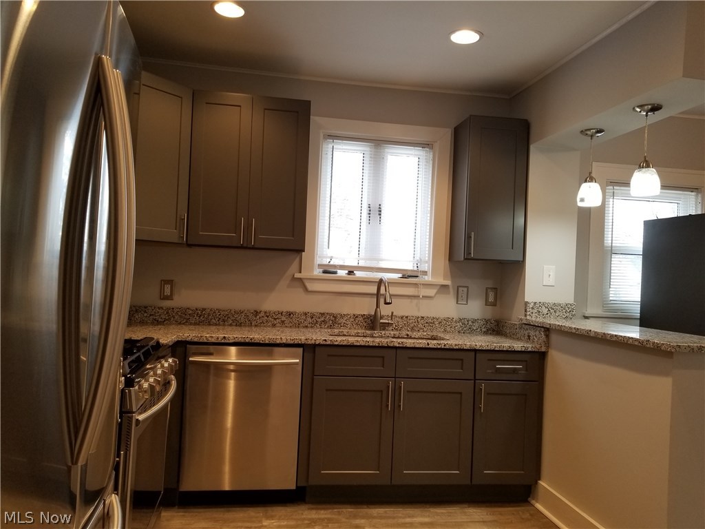 962 Roanoke Road Cleveland Heights, OH 44121 - Photo 2 of 31