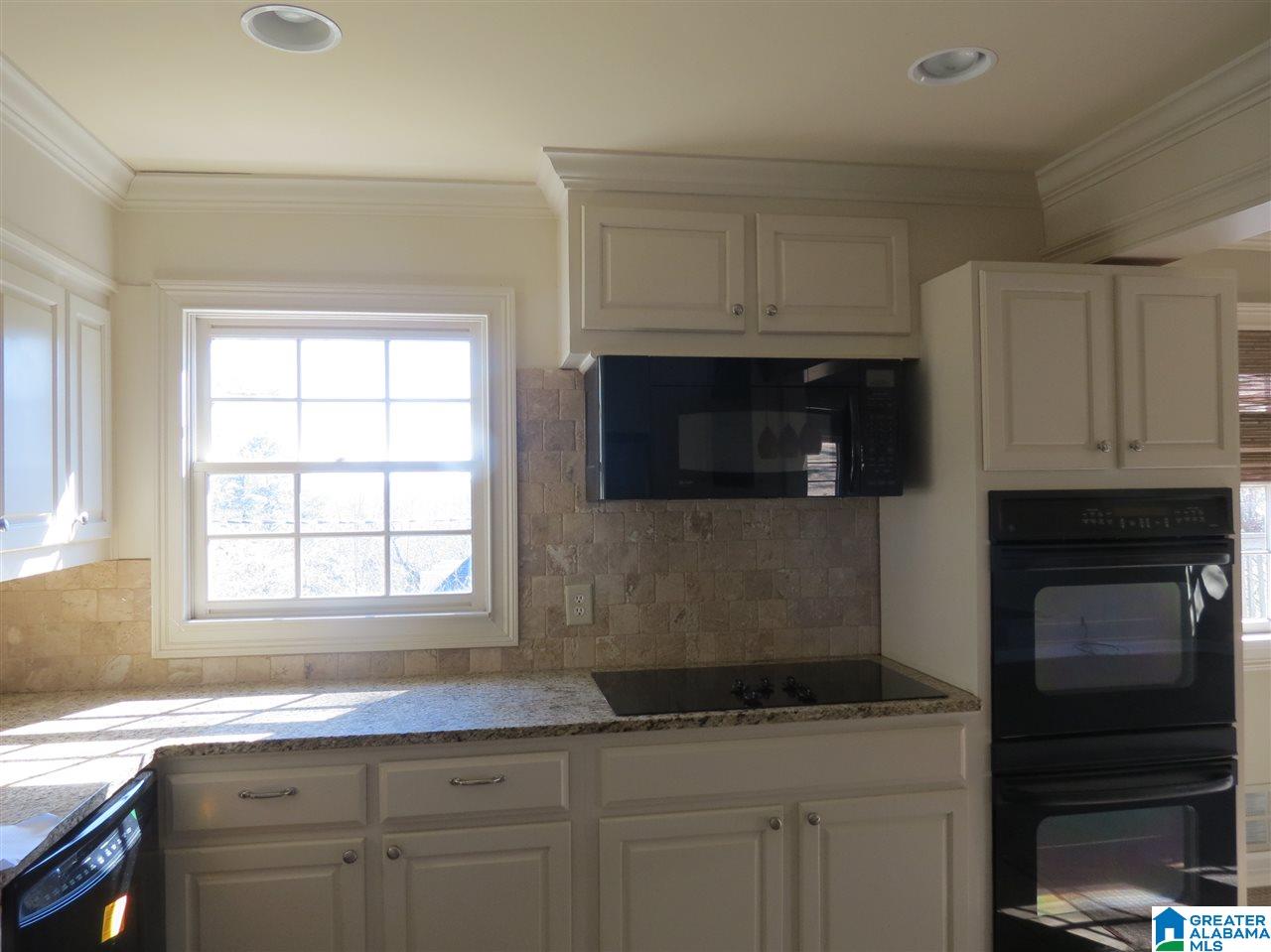 3137 Woodridge Road North Birmingham, AL 35223 - Photo 13 of 38