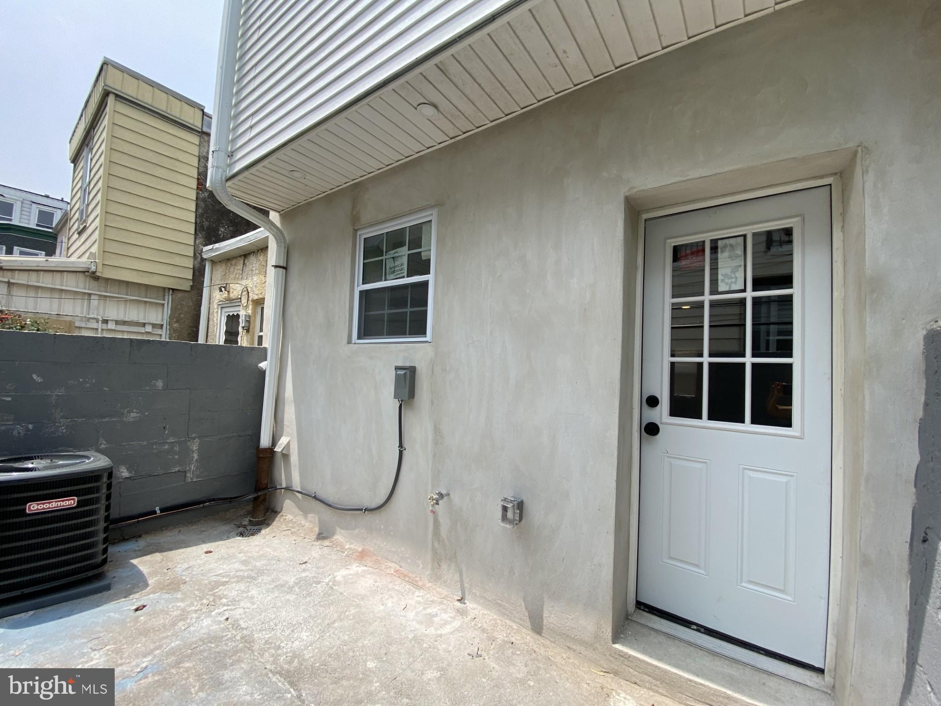 1837 South Hicks Street Philadelphia, PA 19145 - Photo 24 of 28 Rear yard