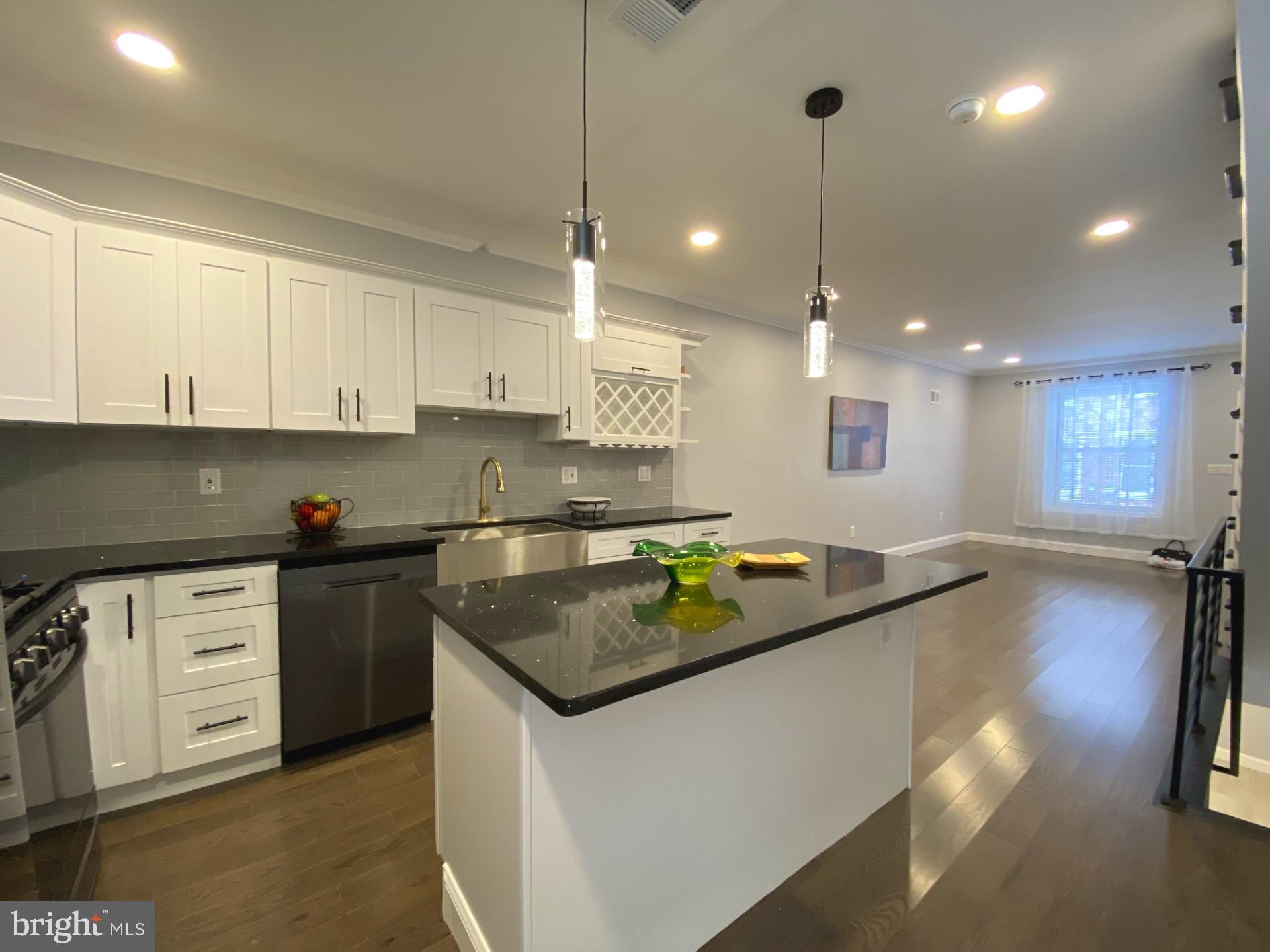 1837 South Hicks Street Philadelphia, PA 19145 - Photo 5 of 28 Kitchen