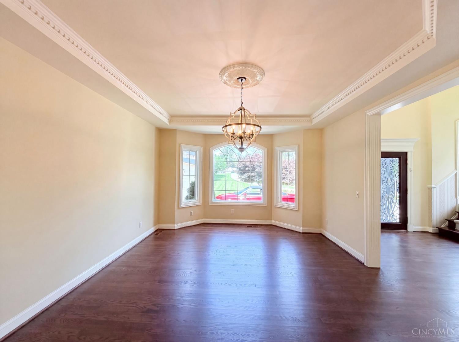 7087 Bridgetown Road Cincinnati, OH 45248 - Photo 3 of 35