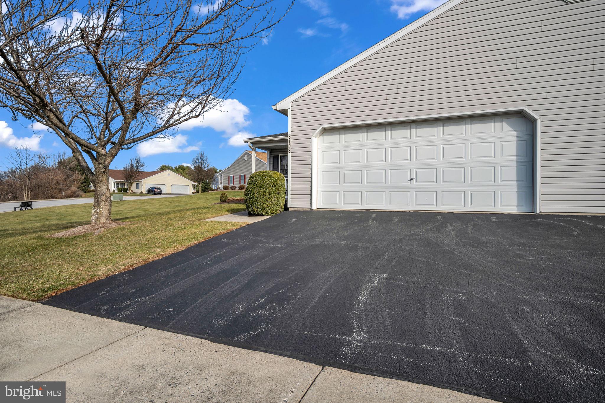 3103 Lakefield Road York, PA 17402 - Photo 4 of 49 Gallery Image 4