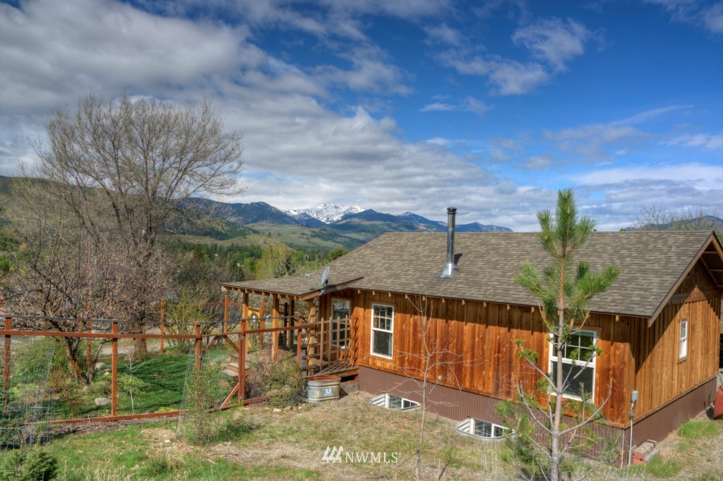 910 Perry Street Winthrop, WA 98862 - Photo 1 of 1 Gallery Image 1