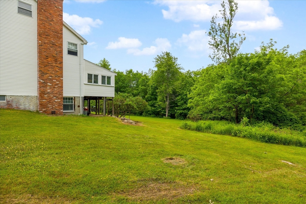 40 North Fitzwilliam Road Royalston, MA 01368 - Photo 37 of 42 a house view with a garden space