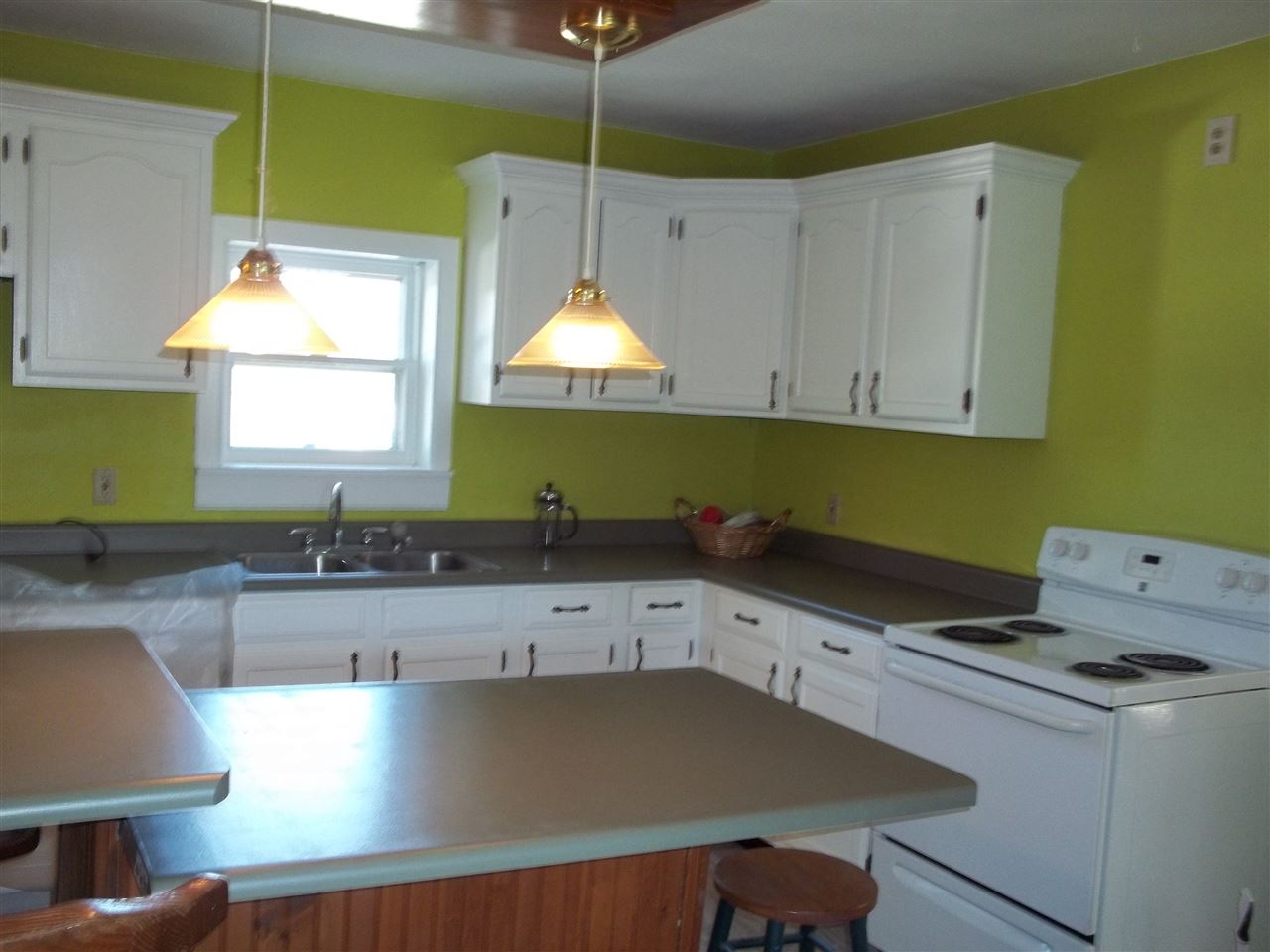 64 Plain Street Rutland, VT 05701 - Photo 5 of 40
