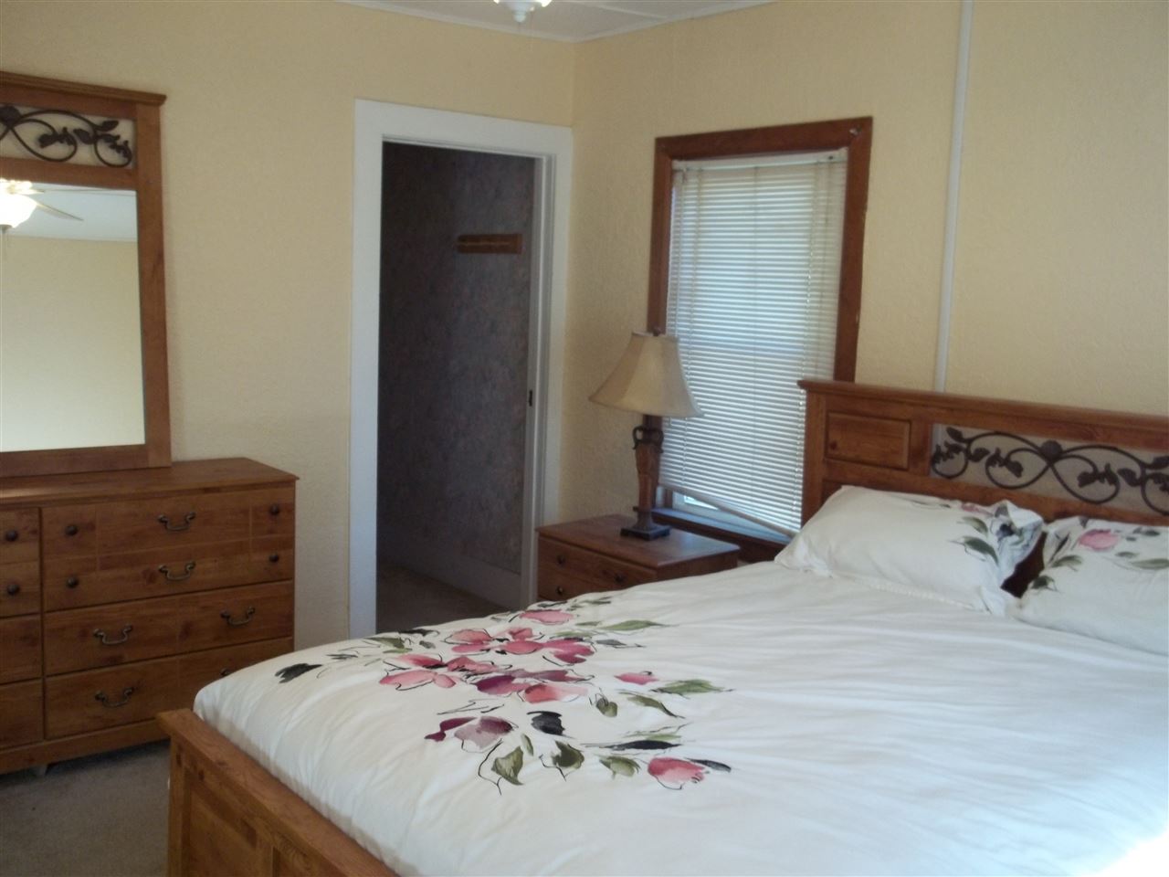 64 Plain Street Rutland, VT 05701 - Photo 8 of 40