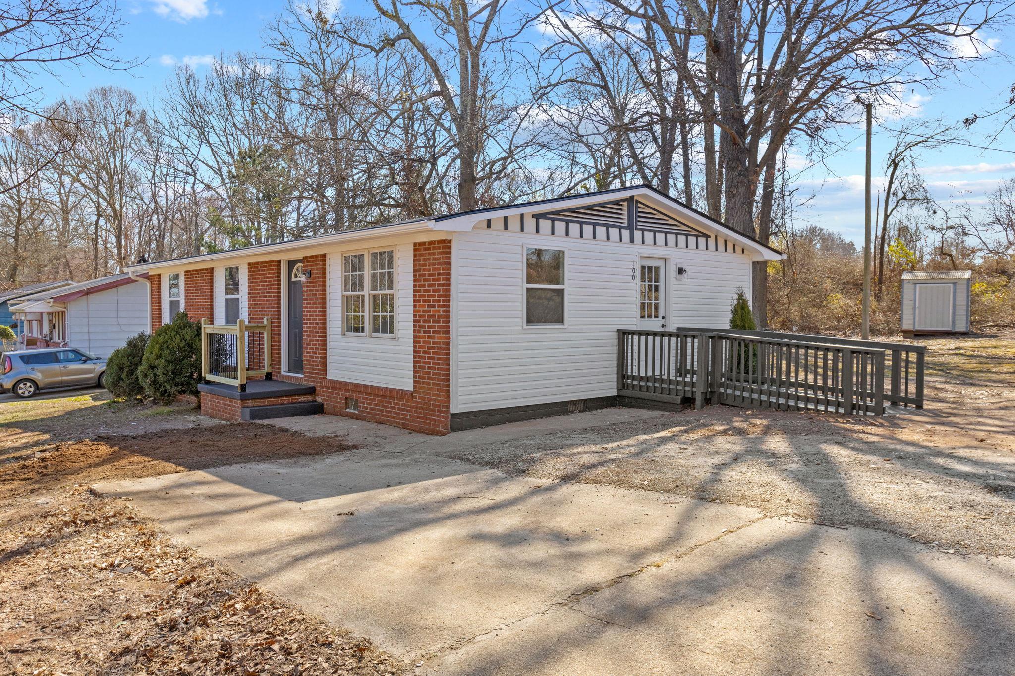 100 State Rd S-42-7165 Greer, SC 29651 - Photo 3 of 22 Gallery Image 3